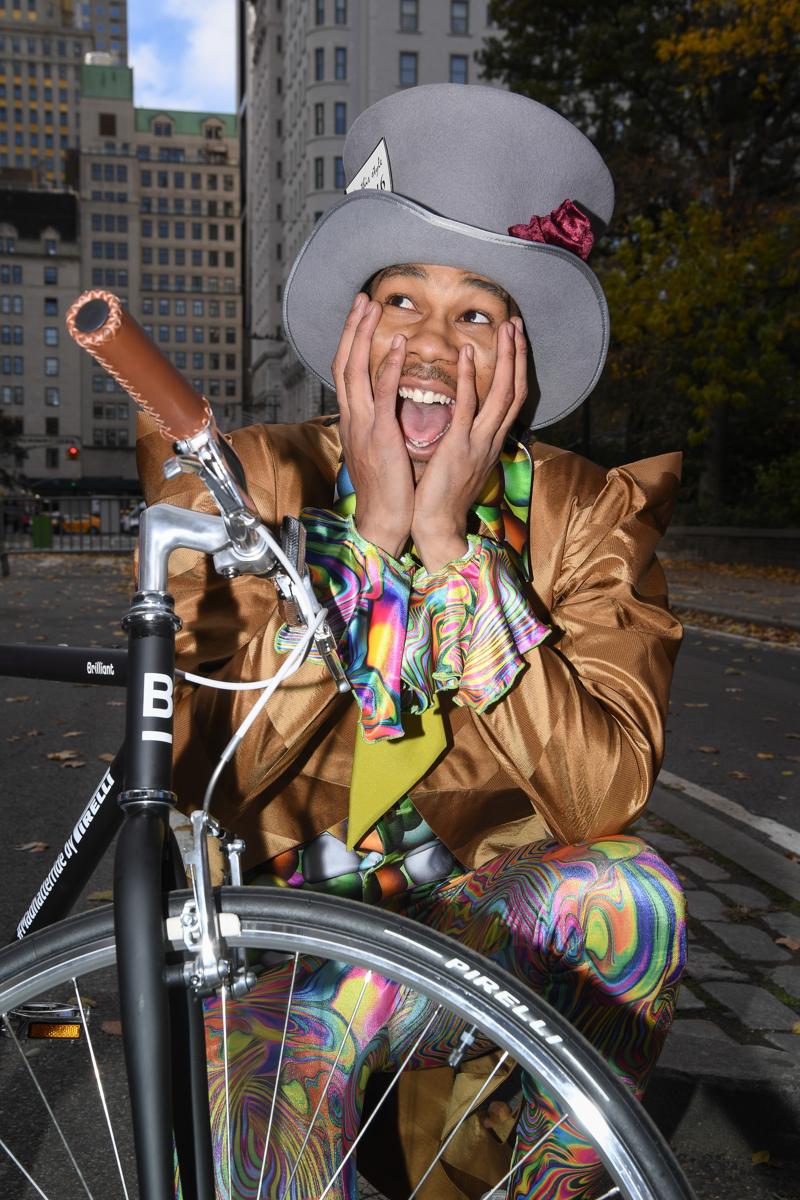 Pirelli in bici con Alice in Central Park per il Calendario 2018 Pirelli in bici con Alice in Central Park per il Calendario 2018