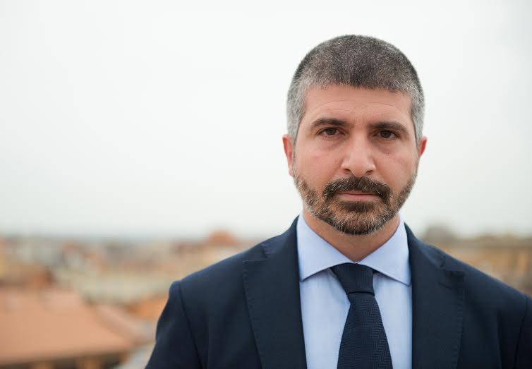 CasaPound-Spada: Lucia Annunziata processa Simone Di Stefano CasaPound-Spada: Lucia Annunziata processa Simone Di Stefano