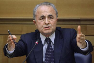 Direzione Pd, Arturo Parisi : Renzi? Eppur si muove. Bene la delega a Fassino