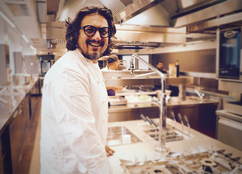 Alessandro Borghese: “A Salvini cucinerei arancino di risotto alla milanese” Alessandro Borghese: “A Salvini cucinerei arancino di risotto alla milanese”
