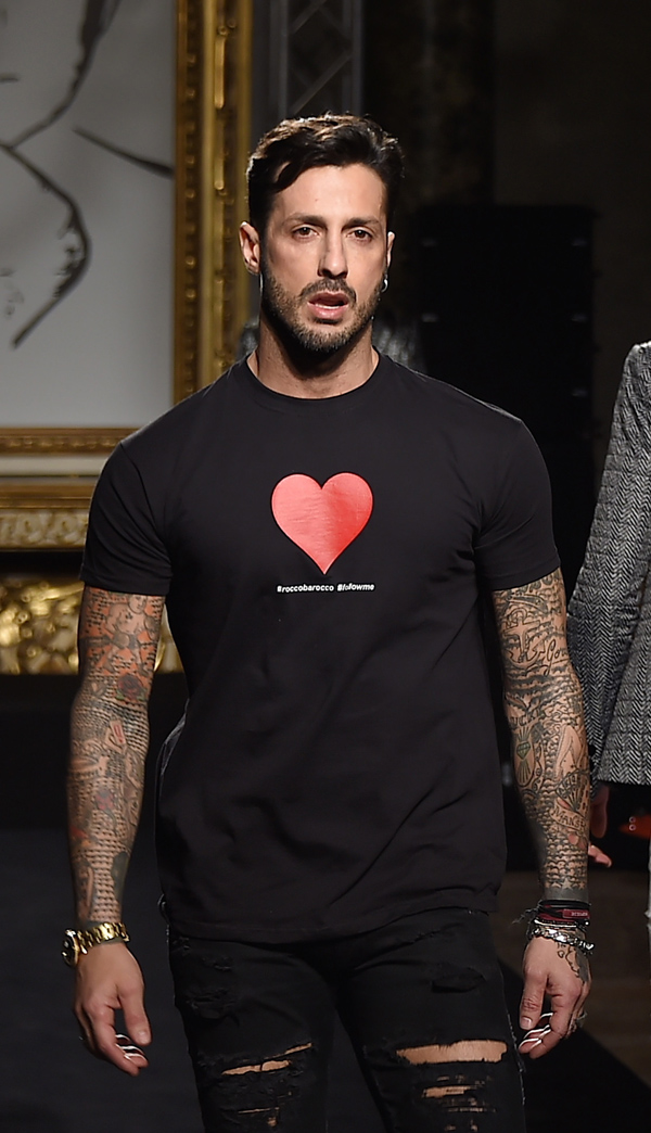 Fabrizio Corona, inchiesta di riciclaggio sulla casa da 2,5 milioni Fabrizio Corona, inchiesta di riciclaggio sulla casa da 2,5 milioni