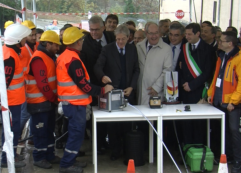 Gentiloni inaugura il cantiere Open Fiber a Campli, in provincia di Teramo
