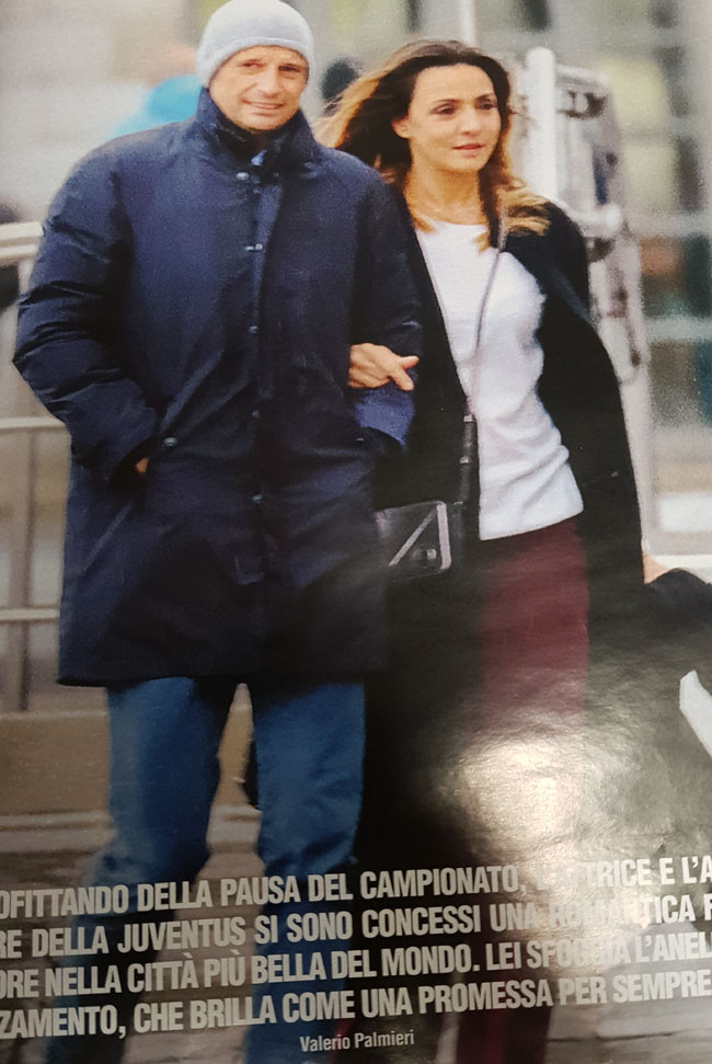 Allegri porta Ambra nel suo bar di Livorno. E l’anello con diamante…