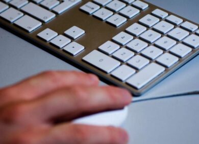 Shopping online con carte clonate: comprava tablet e smartphone e li rivendeva