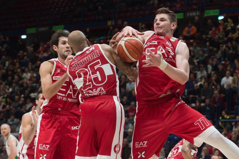 Olimpia Milano, cuore e gran rimonta, ma Avellino vince dopo 2 supplementari Olimpia Milano, cuore e gran rimonta, ma Avellino vince dopo 2 supplementari