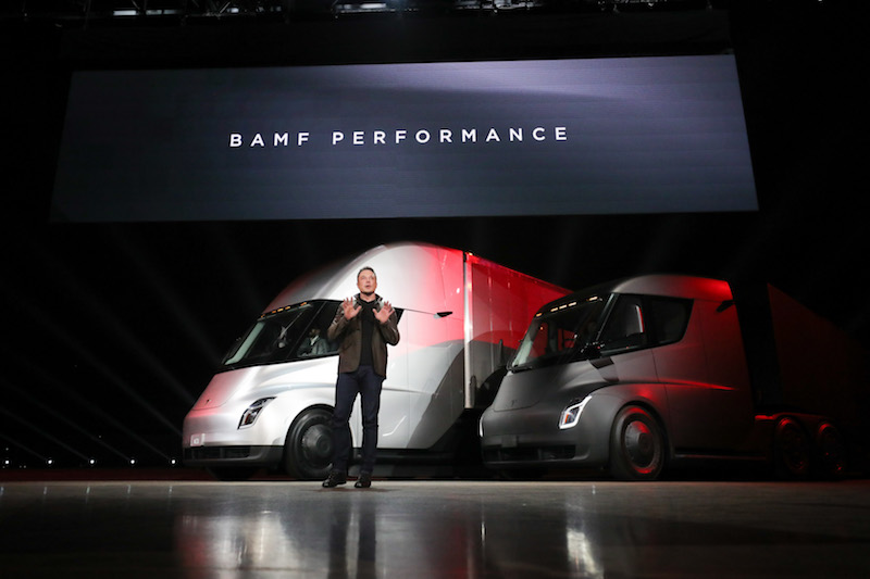 Tesla Semi: il camion elettrico che rivoluzionerà la mobilità dei tir Tesla Semi: il camion elettrico che rivoluzionerà la mobilità dei tir