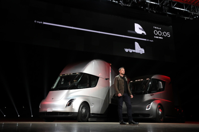 Tesla Semi: il camion elettrico che rivoluzionerà la mobilità dei tir Tesla Semi: il camion elettrico che rivoluzionerà la mobilità dei tir