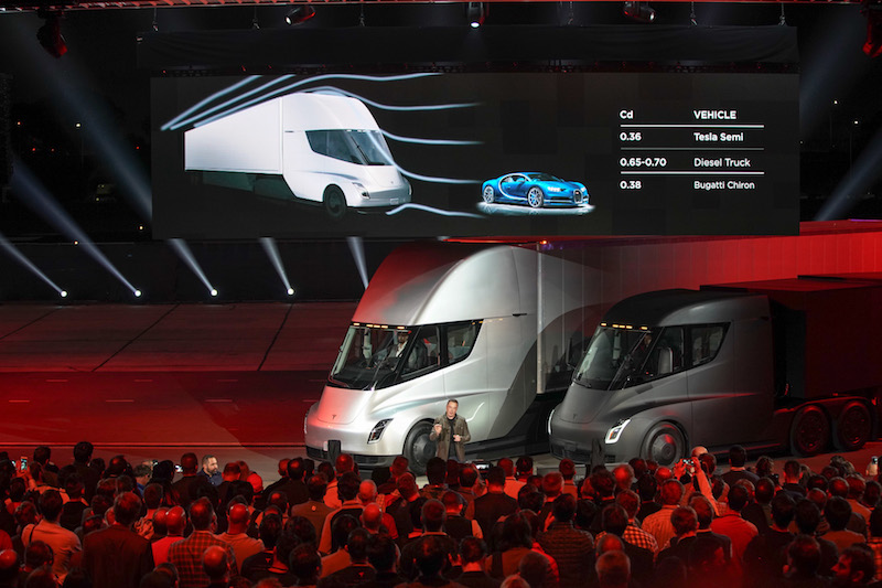 Tesla Semi: il camion elettrico che rivoluzionerà la mobilità dei tir Tesla Semi: il camion elettrico che rivoluzionerà la mobilità dei tir