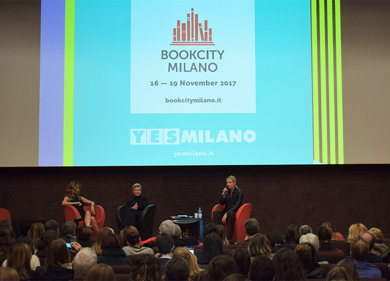Michelle Hunziker presenta il libro “Una vita apparentemente perfetta” Michelle Hunziker presenta il libro “Una vita apparentemente perfetta”
