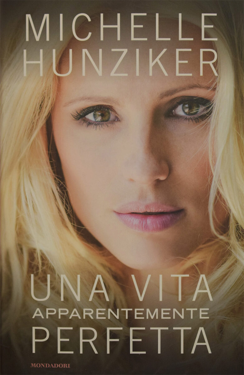 Michelle Hunziker presenta il libro “Una vita apparentemente perfetta” Michelle Hunziker presenta il libro “Una vita apparentemente perfetta”