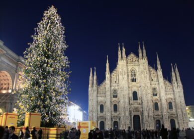 Natale, si accendono le luminarie in città: 35 chilometri di luci in 180 vie