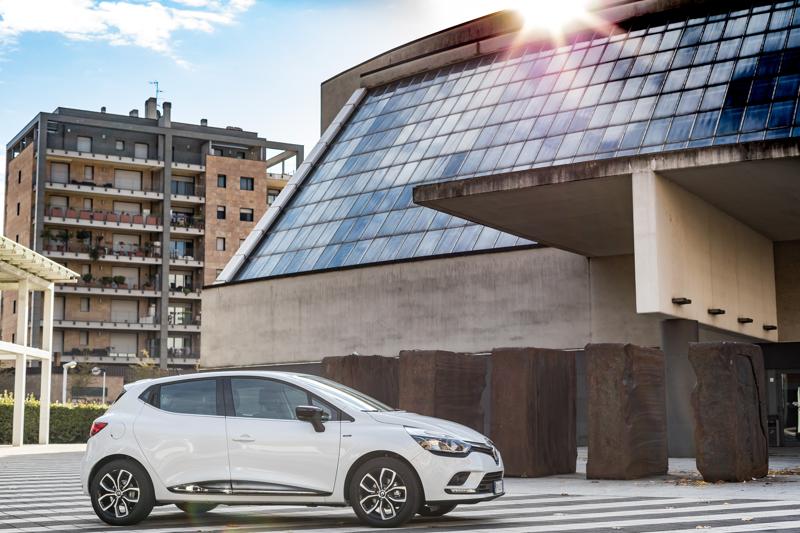 Renault presenta la nuova  Clio Duel Collection
