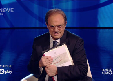 Crozza/Padoan commenta la vendita dei segreti di stato