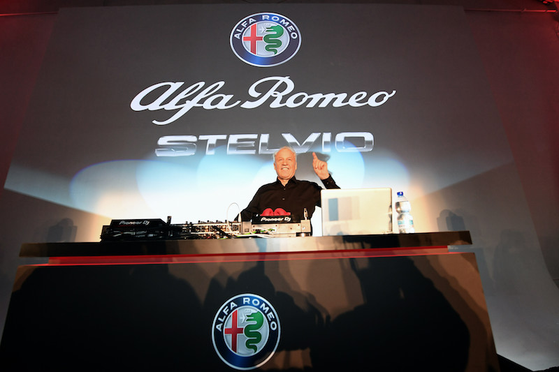 Alfa Romeo Stelvio e Giorgio Moroder, i miti si incontrano a Milano Alfa Romeo Stelvio e Giorgio Moroder, i miti si incontrano a Milano