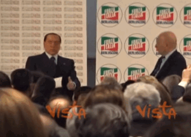 Lapsus Berlusconi: faremo vincere i Cinque-de… il Centro-destra. VIDEO