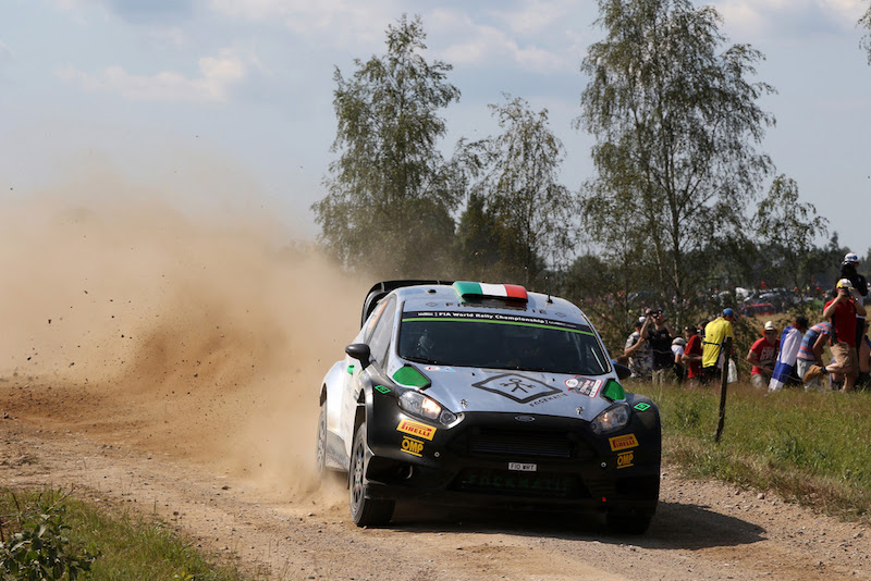 Pirelli sviluppa nuovi pneumatici per il Mondiale Rally Pirelli sviluppa nuovi pneumatici per il Mondiale Rally