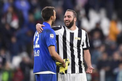 Higuain sarà operato alla mano, salterà Napoli-Juventus