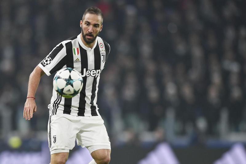 Higuain sarà operato alla mano, salterà Napoli-Juventus