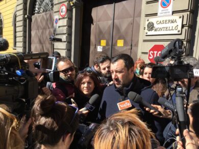 Migranti, Sala: in 200 già fuori caserma Montello