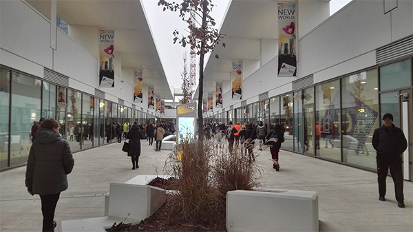 Citylife Shopping District pronto all’apertura nel nuovo cuore verde di Milano Citylife Shopping District pronto all’apertura nel nuovo cuore verde di Milano