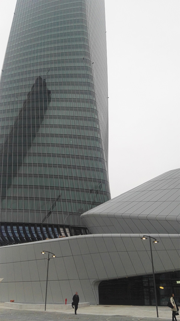 Citylife Shopping District pronto all’apertura nel nuovo cuore verde di Milano Citylife Shopping District pronto all’apertura nel nuovo cuore verde di Milano