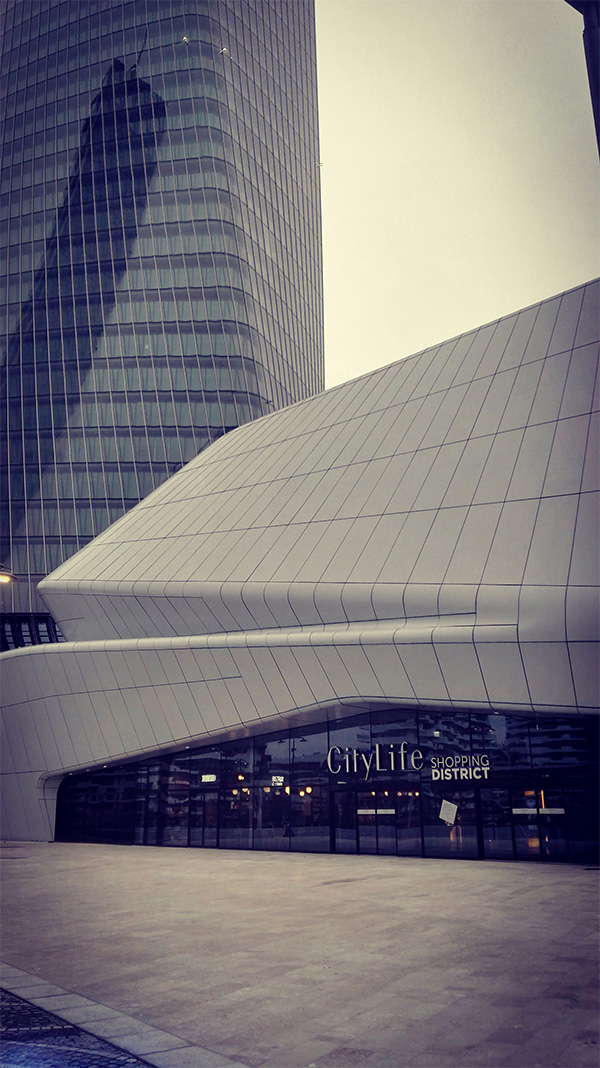 Citylife Shopping District pronto all’apertura nel nuovo cuore verde di Milano Citylife Shopping District pronto all’apertura nel nuovo cuore verde di Milano