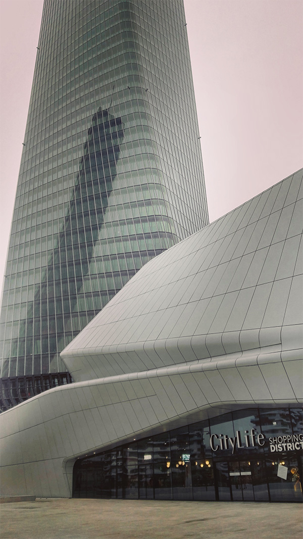 Citylife Shopping District pronto all’apertura nel nuovo cuore verde di Milano Citylife Shopping District pronto all’apertura nel nuovo cuore verde di Milano