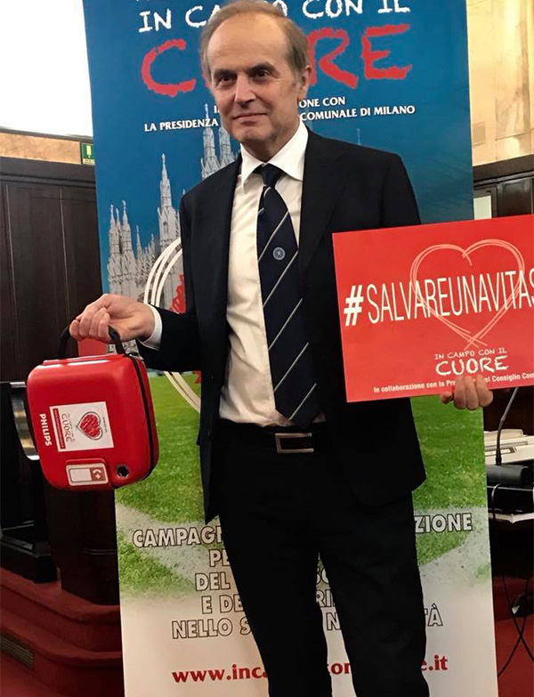 Nazionale Artisti Tv, In Campo con il Cuore le regala un defibrillatore