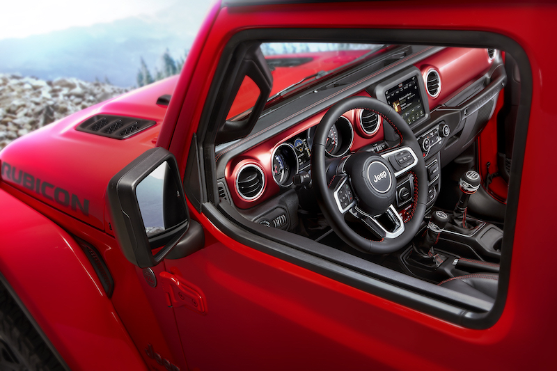 Nuovo Jeep Wrangler debutta a Los Angeles Nuovo Jeep Wrangler debutta a Los Angeles