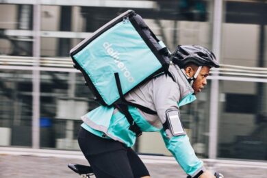 Deliveroo, la protesta dei fattorini: “Non siamo schiavi”