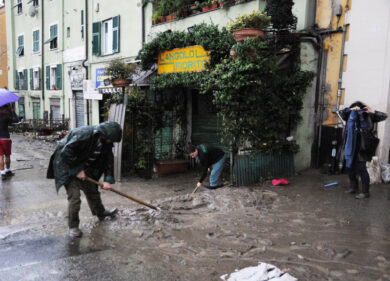 Maltempo in Liguria, tracima l’Entella