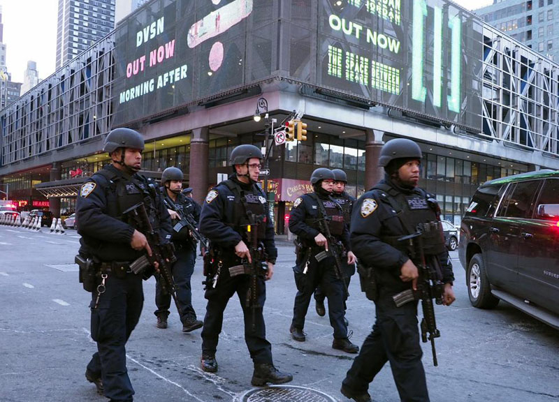 Attentato New York, bomba alla stazione dei bus: fermato 27enne del Bangladesh Attentato New York, bomba alla stazione dei bus: fermato 27enne del Bangladesh