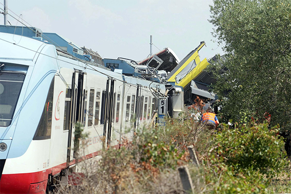 Scontro treni: Puglia, 19 indagati. Chiusa l’inchiesta Scontro treni: Puglia, 19 indagati. Chiusa l’inchiesta