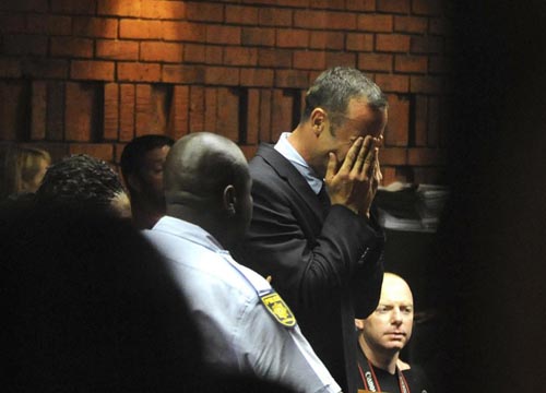 Pistorius ferito in prigione dopo una rissa per il telefono Pistorius ferito in prigione dopo una rissa per il telefono