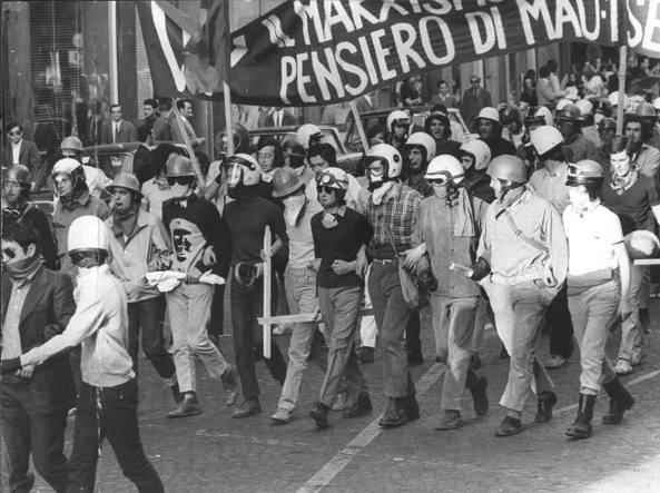 San Babila, la lunga “notte nera”: ecco il libro sui Sanbabilini. Anteprima San Babila, la lunga “notte nera”: ecco il libro sui Sanbabilini. Anteprima