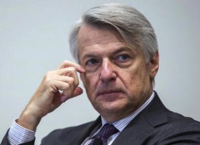 Vegas: “Boschi mi chiese un incontro”. Lei: “Mi voleva a casa sua, rifiutai”