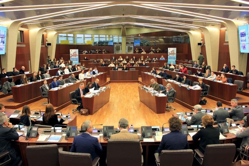 Riflettere sull’Europa: enti regionali e locali per ricostruire la fiducia nella Ue Riflettere sull’Europa: enti regionali e locali per ricostruire la fiducia nella Ue