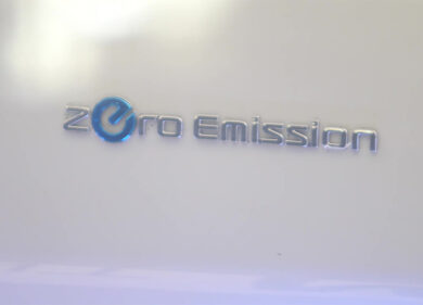 Nissan Leaf, la presentazione a Milano della macchina a zero emissioni