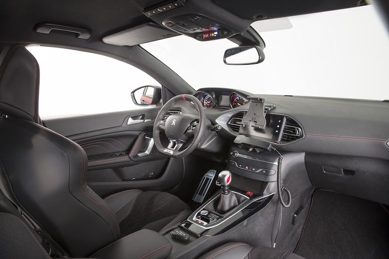 la Nuova Peugeot 308 GTi veste i colori dell’Arma dei Carabinieri la Nuova Peugeot 308 GTi veste i colori dell’Arma dei Carabinieri
