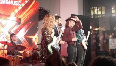 Intesa Sanpaolo, successo di pubblico per i finalisti di X Factor a Cordusio
