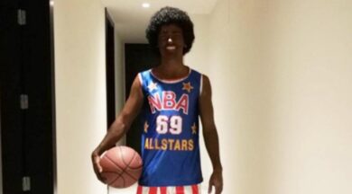 Griezmann giocatore di basket nero per gioco, bufera social: “Razzista!”