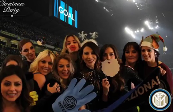Cena di Natale Inter, le wags rubano la scena ai mariti calciatori. FOTO Cena di Natale Inter, le wags rubano la scena ai mariti calciatori. FOTO