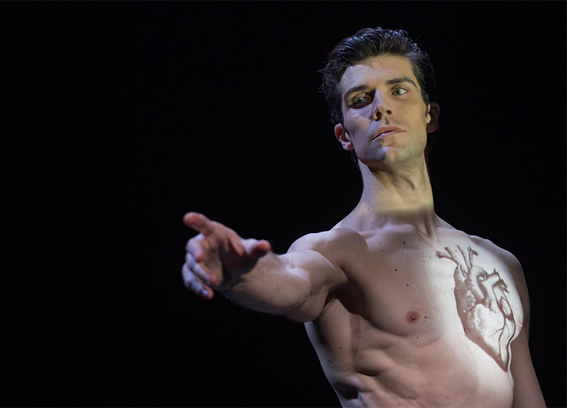 Roberto Bolle, Danza Con Me su Rai 1 con Pif, Tiziano Ferro e…