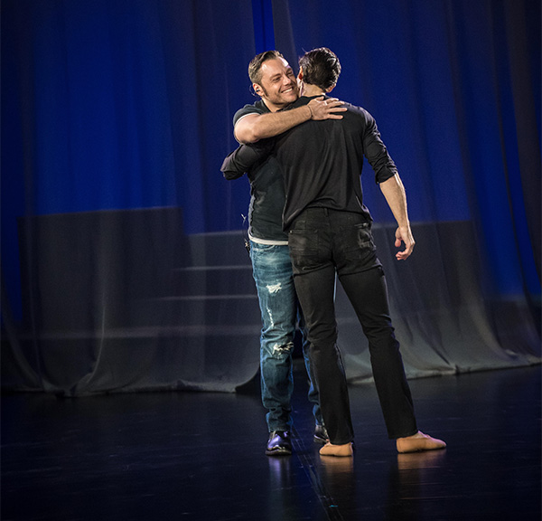 Roberto Bolle, Danza Con Me su Rai 1 con Pif, Tiziano Ferro e…