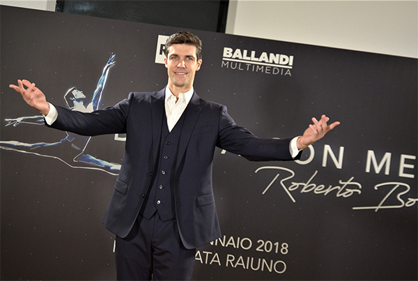 Roberto Bolle, Danza Con Me su Rai 1 con Pif, Tiziano Ferro e…