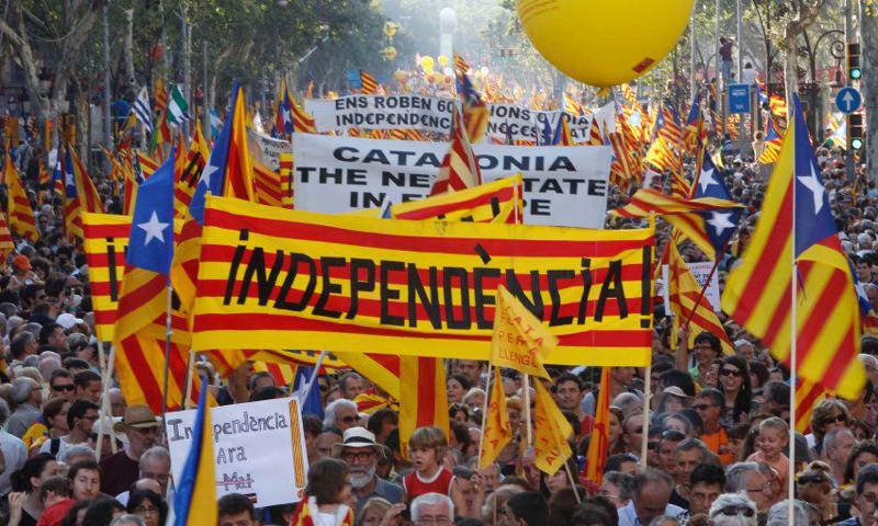 Catalogna, trionfo degli independentisti: hanno la maggioranza assoluta Catalogna, trionfo degli independentisti: hanno la maggioranza assoluta