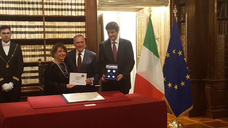Poste Italiane, presentato in Senato il francobollo del 70° della Costituzione Poste Italiane, presentato in Senato il francobollo del 70° della Costituzione