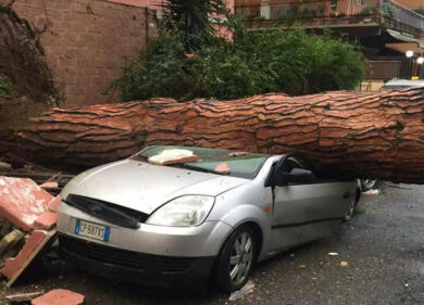 Maltempo, allerta nel Lazio, fine anno con temporali, burrasca e mareggiate