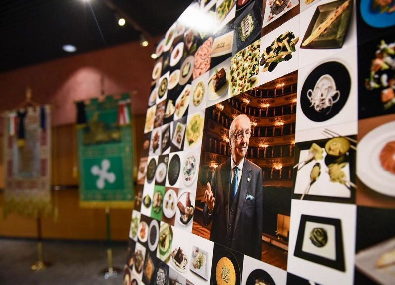 Gualtiero Marchesi, i funerali a Milano: “Era lo Steve Jobs della cucina” Gualtiero Marchesi, i funerali a Milano: “Era lo Steve Jobs della cucina”