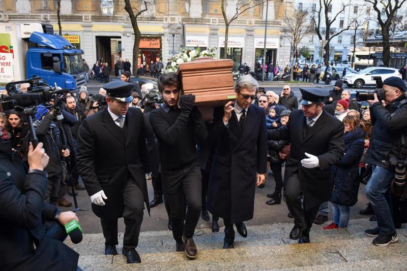 Gualtiero Marchesi, i funerali a Milano: “Era lo Steve Jobs della cucina” Gualtiero Marchesi, i funerali a Milano: “Era lo Steve Jobs della cucina”